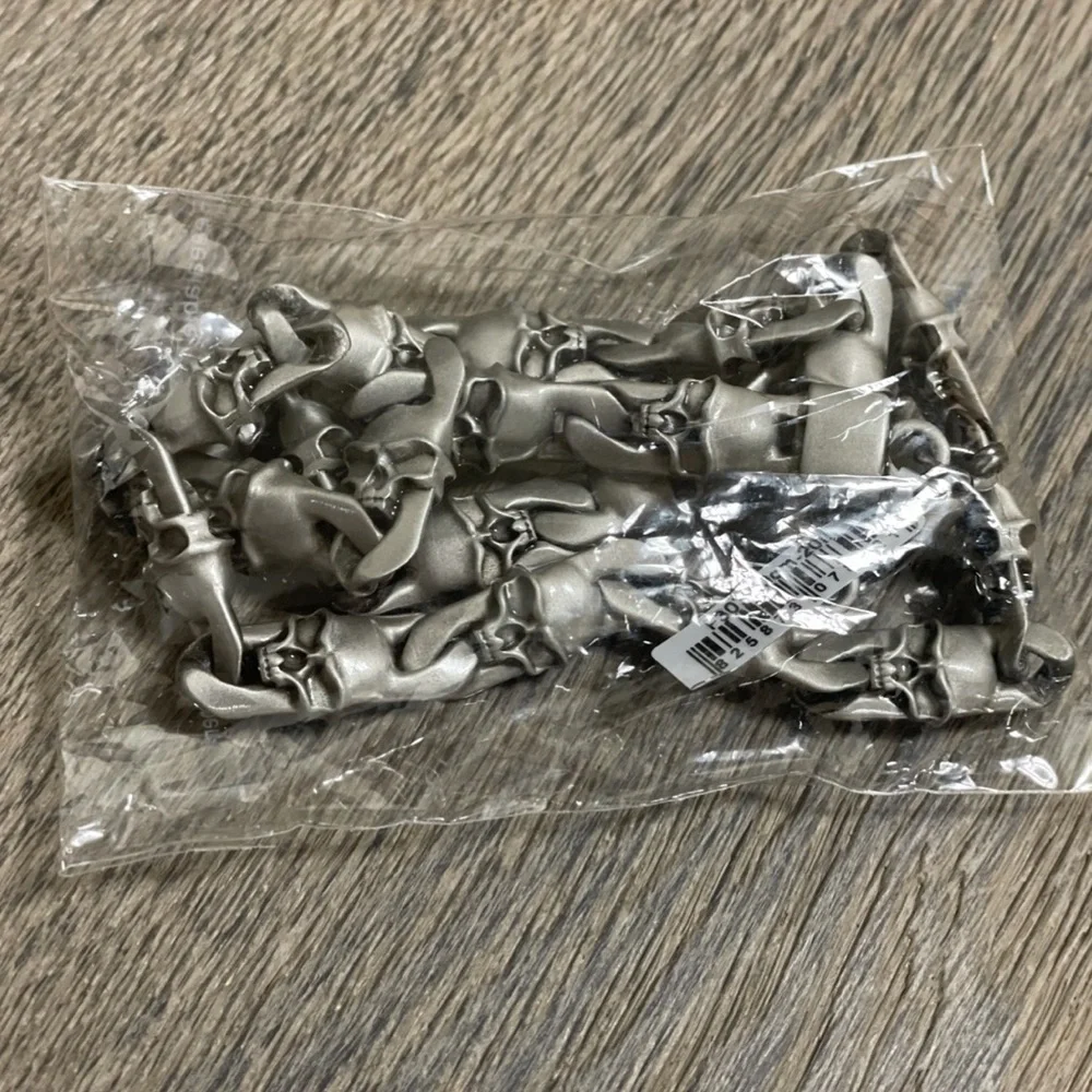 Skull Thick Chain Necklace - NWT!